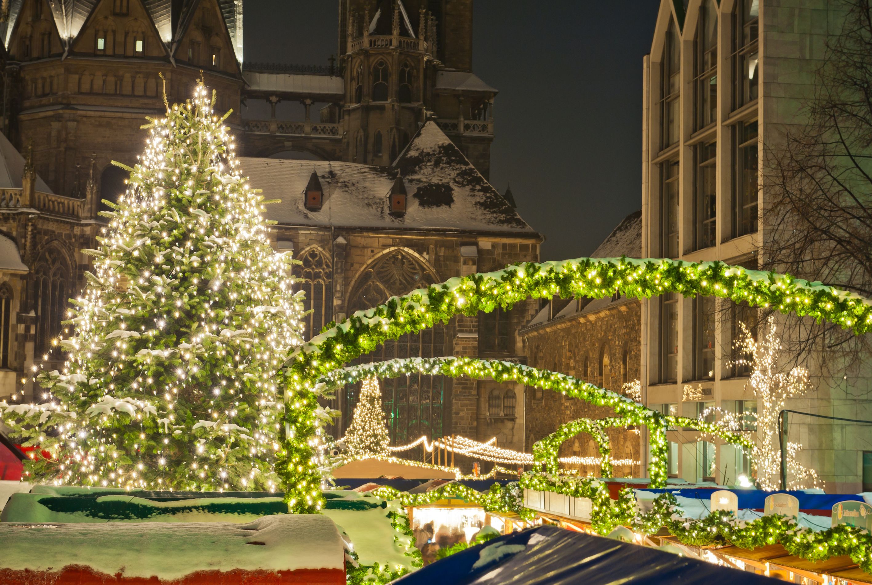 MARCHÉS DE NOËL À AIX-LA-CHAPELLE ET MONSCHAU